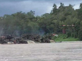 PETI Menggila di Sungai Kapuas Semitau Hilir, Diduga Kebal Hukum dan Dibekingi Oknum