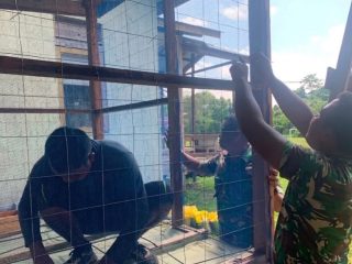 Pembangunan MCK Pada TMMD Regtas ke-129 Kodim 1206/Putussibau Titik Kedua Di Dusun Belatung Mencapai 50 Persen, Kades Belatung Berikan Apresiasi